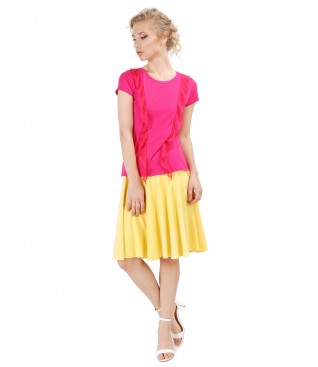 Fusta evazata cu bluza din jerse elastic cu insertii din voal