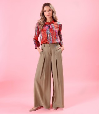 Pantaloni largi din viscoza cu bluza din matase naturala